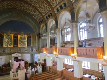 בבית הכנסת קוראל במוסקבה