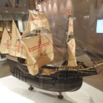 ספינת המלחמה "טפוריה" מוזכרת במאה ה-15 בקרבות בצפון אפריקה. ספינות מסוגה שמשו הן להובלת ציוד לחימה וסוסים והן ללחימה עצמה. יכלה לשאת עד 50 תותחים מסוגים שונים.